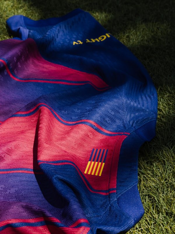 FC Barcelona Home Shirt 2025-26 Version Fans - Image 6