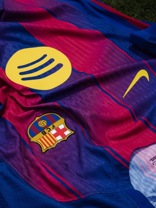 FC Barcelona Home Shirt 2025-26 Version Fans - Image 3
