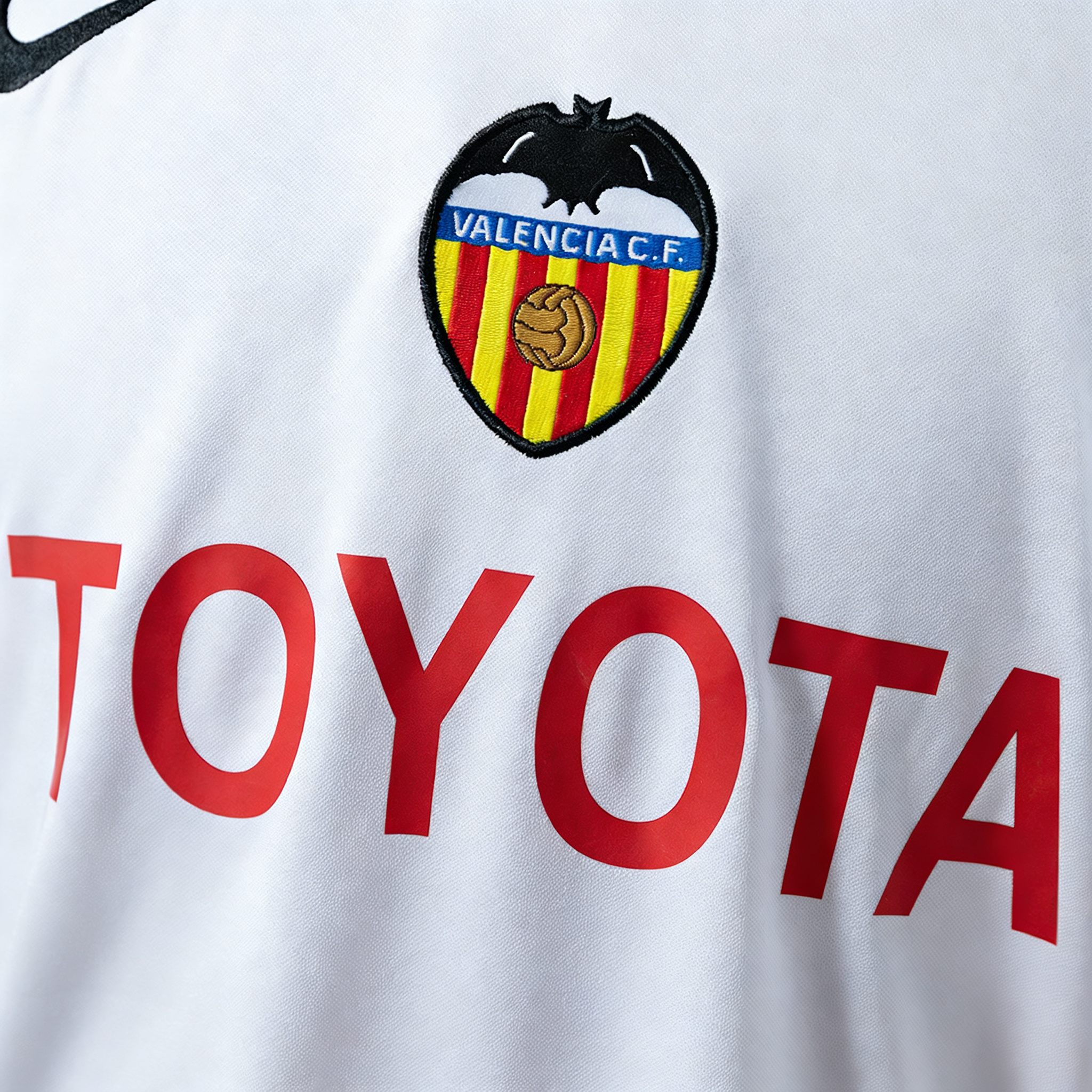 Valencia CF Home Shirt 2004-05 Version Fans - Image 4